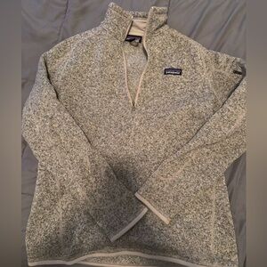 Patagonia quarter zip. Size large. Like new condition.